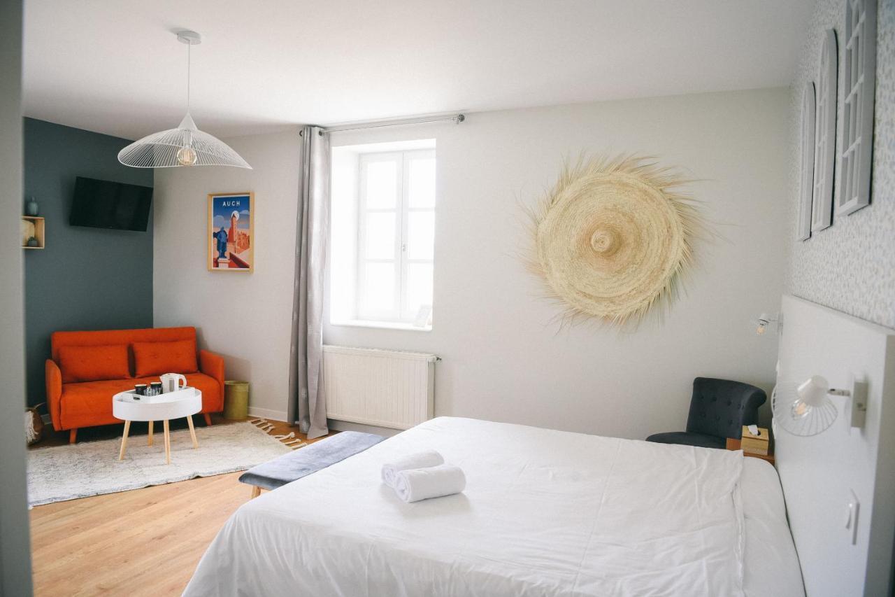 Chambre D'Hotes Domaine Le Castagne Auch Bagian luar foto