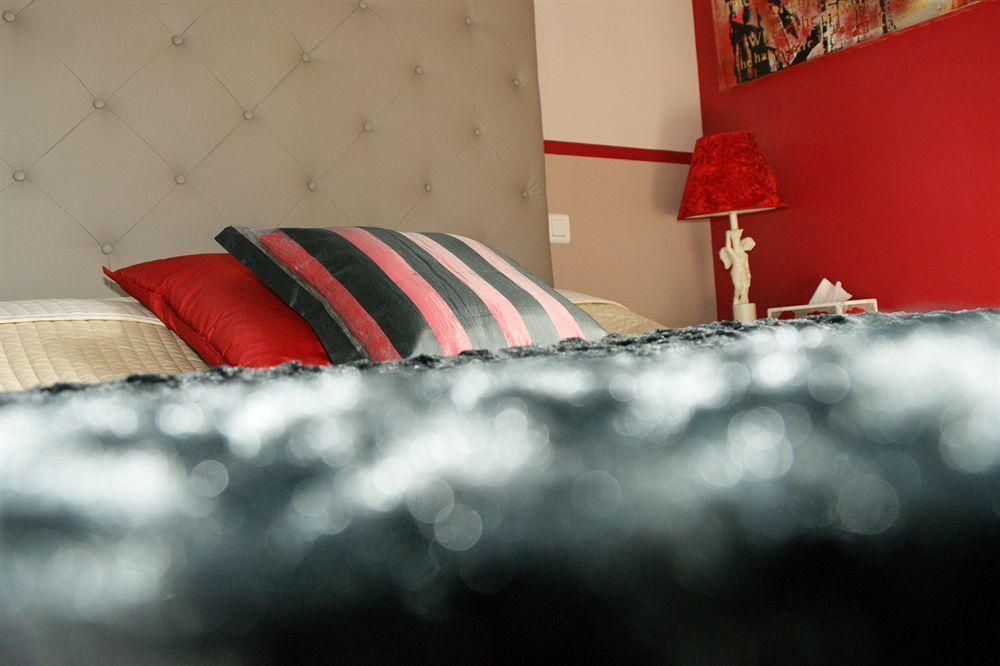 Chambre D'Hotes Domaine Le Castagne Auch Bagian luar foto
