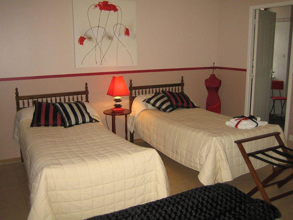 Chambre D'Hotes Domaine Le Castagne Auch Bagian luar foto