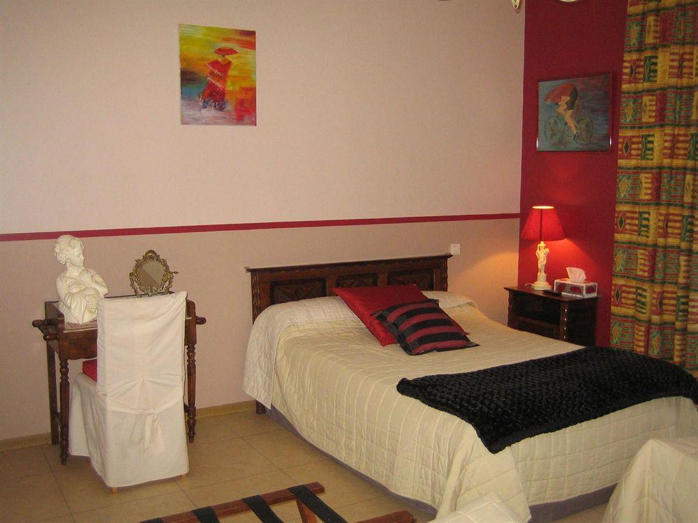 Chambre D'Hotes Domaine Le Castagne Auch Bagian luar foto