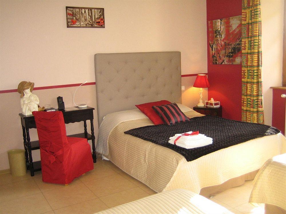 Chambre D'Hotes Domaine Le Castagne Auch Bagian luar foto