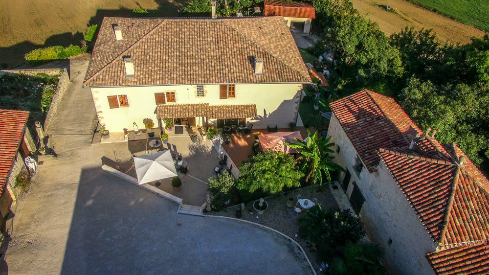 Chambre D'Hotes Domaine Le Castagne Auch Bagian luar foto